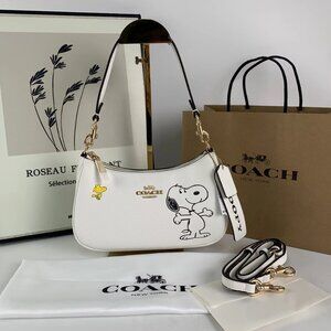 Coach Teri Shoulder Bag In Signature Canvas With Snoopy